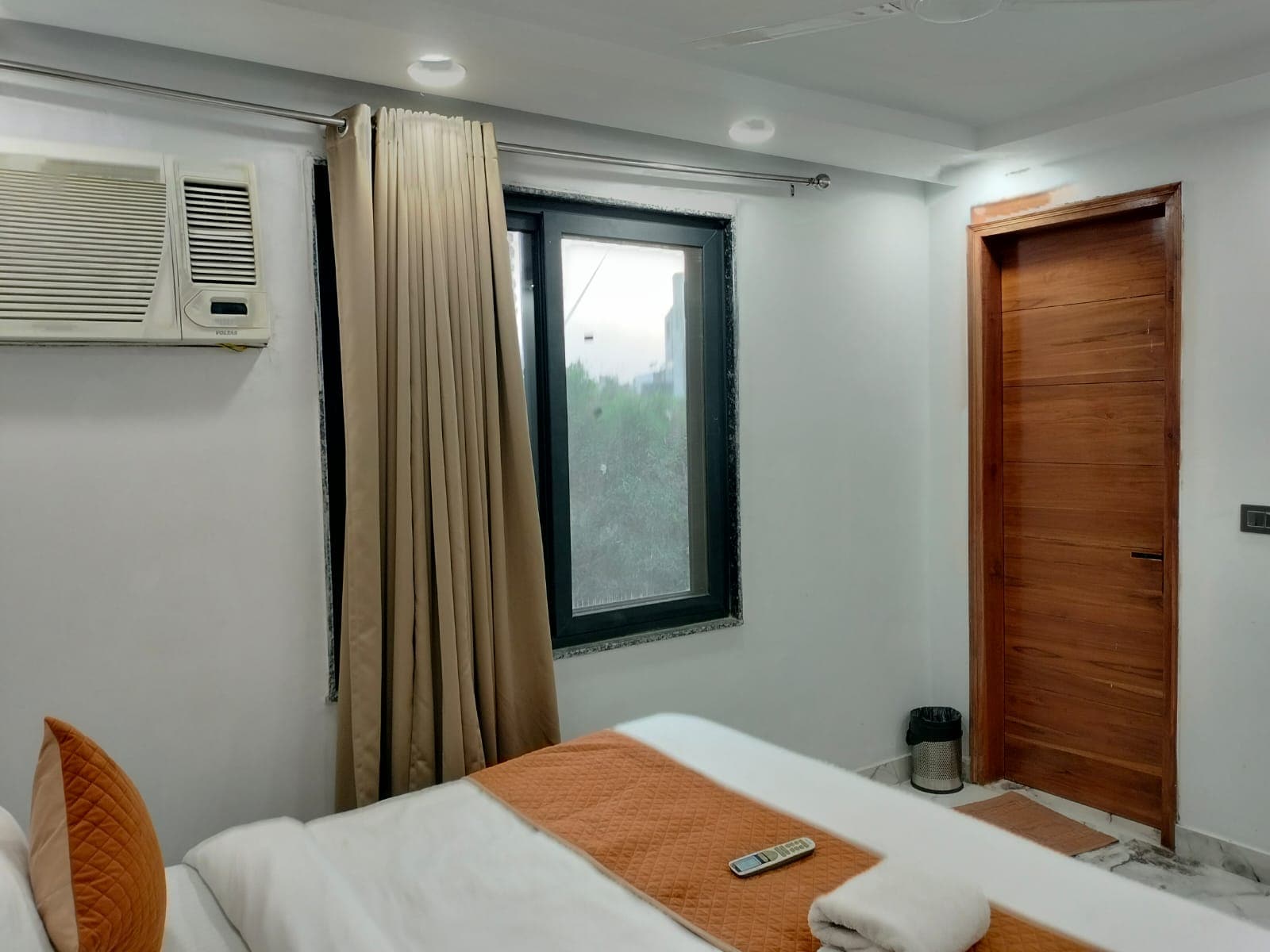 Hotel Deora - Tap to explore photos