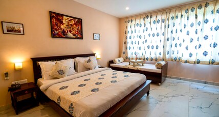 Kankariya Heritage Room Type - Fort view Deluxe Room, street view, King Bed ( 2nd floor)