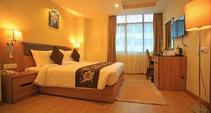 Hotel Mirage Regency Room Type - Deluxe King