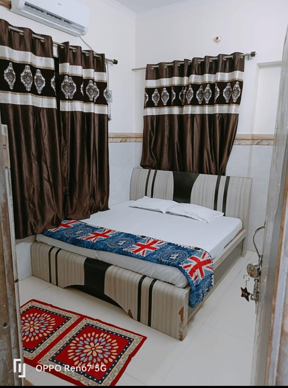 New Khandelwal Guest House | 30m from Khatushyamji Temple - Tap to explore photos