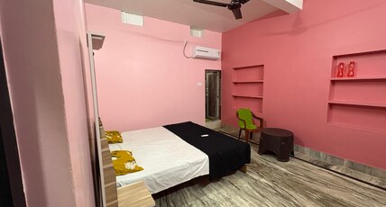 Padma Residency | 750M From Railway Station Room Type - Bedroom 3