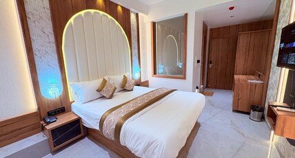 Hotel Royal Inn Room Type - Super Deluxe Room