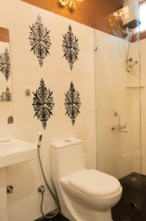 Hotel Granton - Tap to explore photos