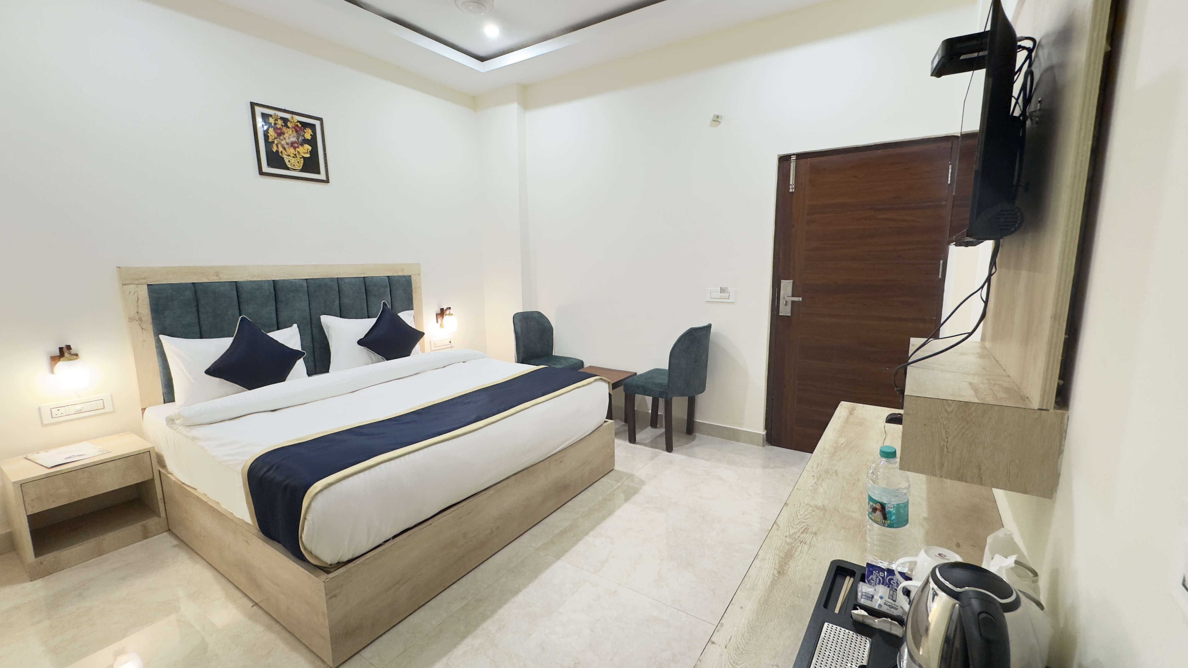 Hotel Dreamland Inn Zirakpur - Tap to explore photos