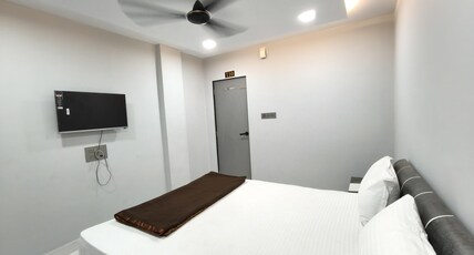Hotel Rudra Room Type - Delux Non Ac Room