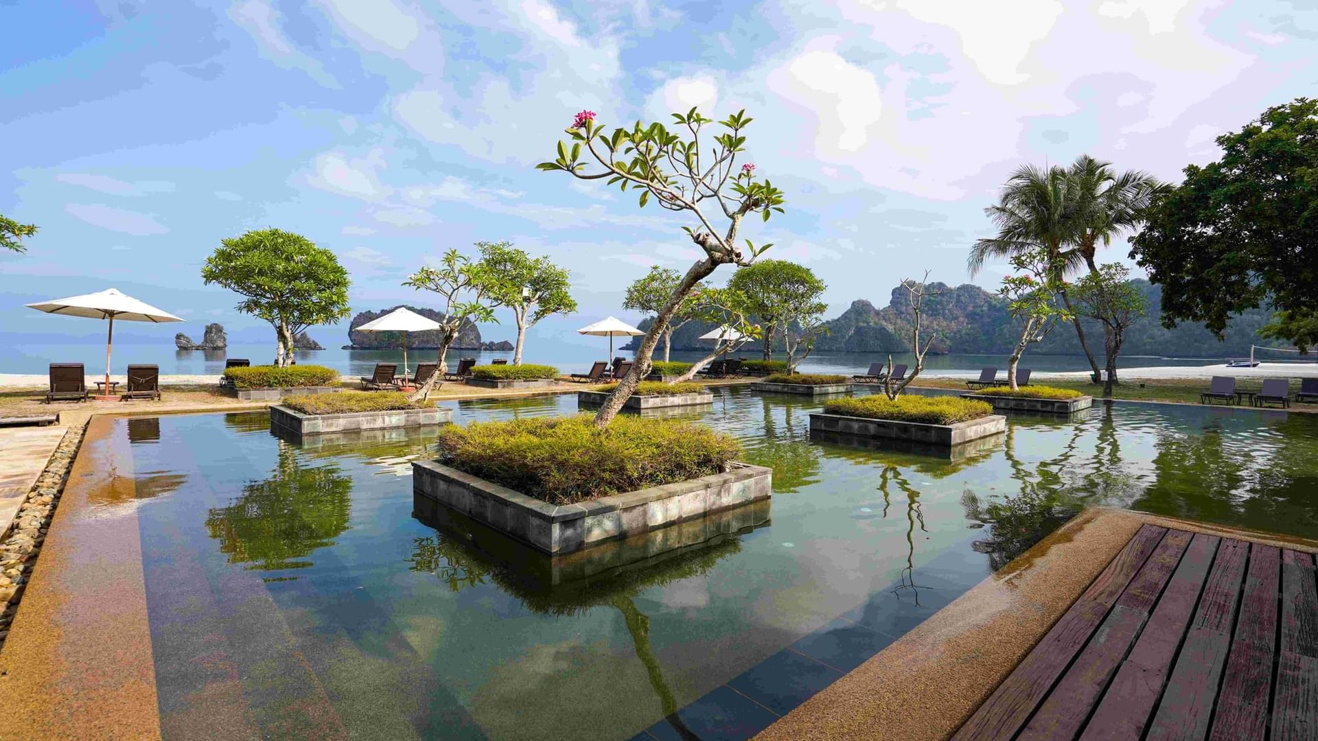 Tanjung Rhu Resort - Tap to explore photos