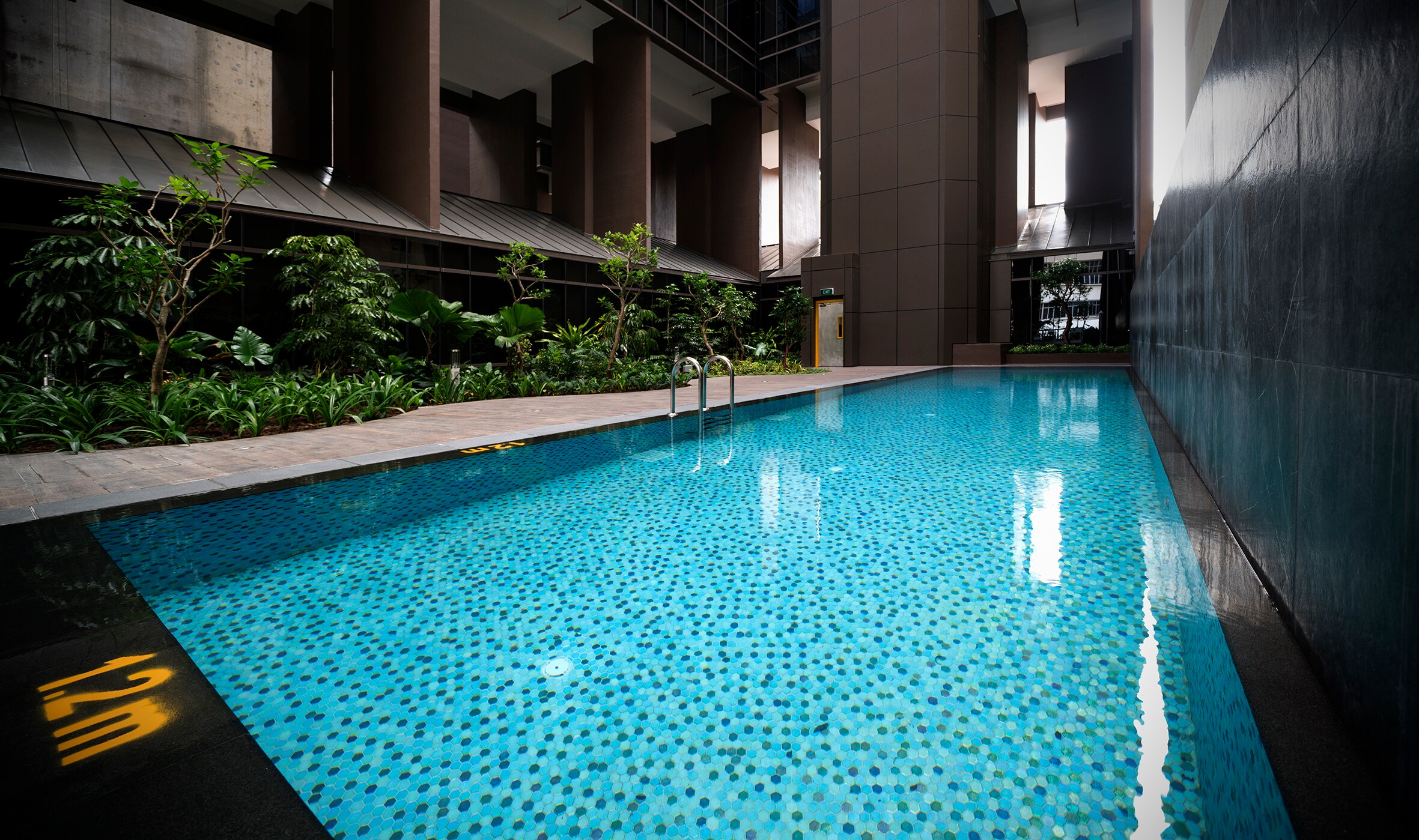 Hotel Mi Bencoolen - Tap to explore photos