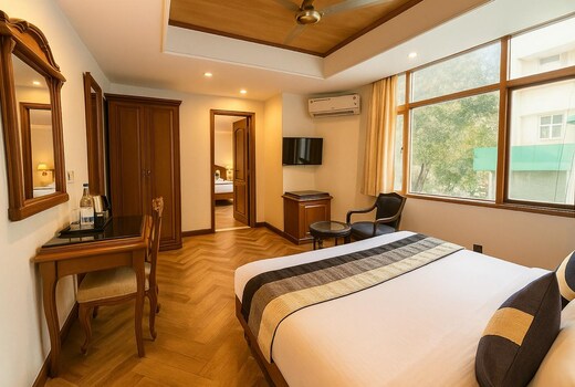 Hotel Park Residency