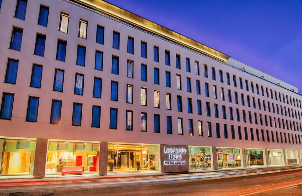 Leonardo Hotel Munich City South - Tap to explore photos
