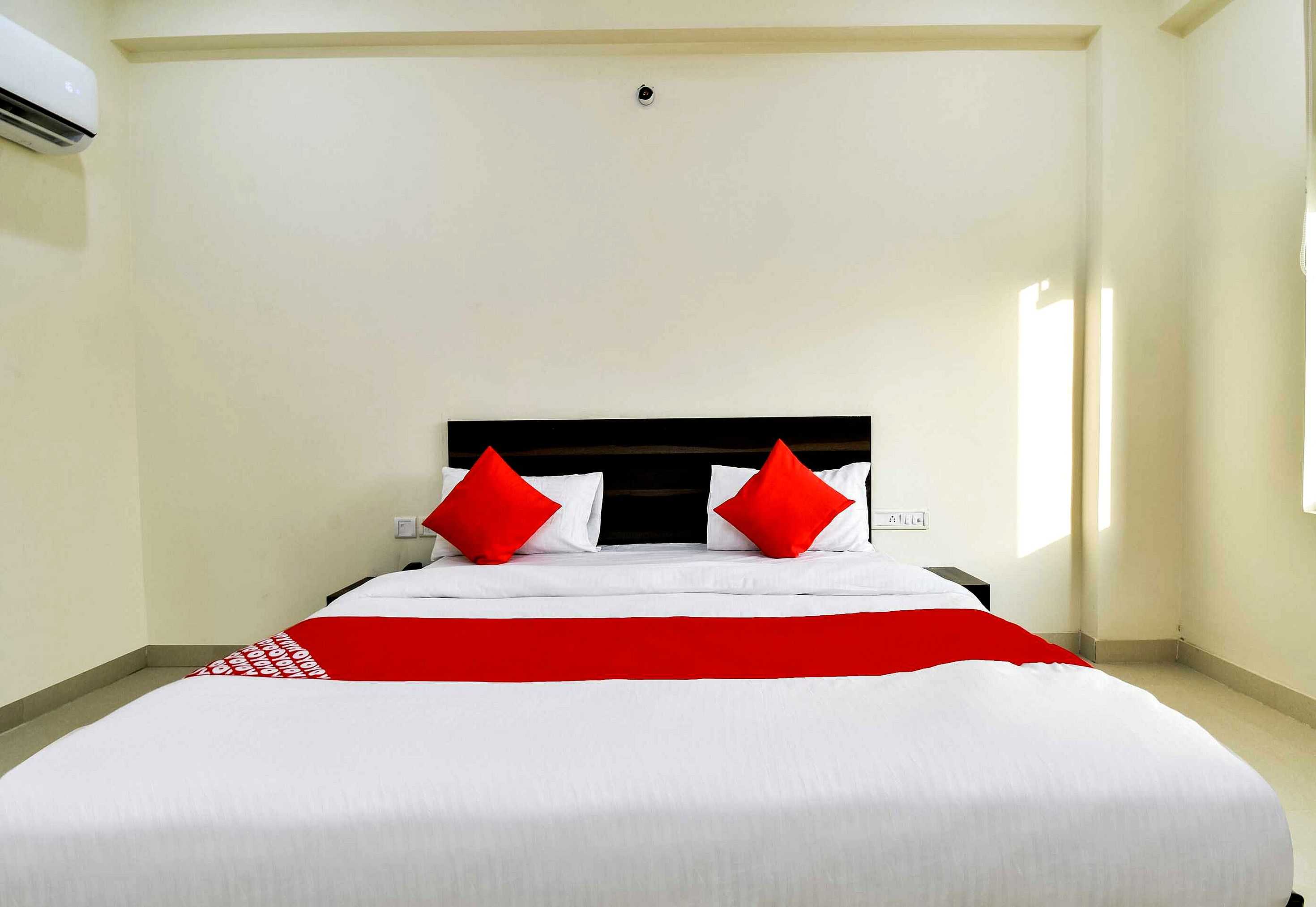 Hotel O Arjun Palace - Tap to explore photos