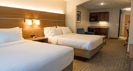 Holiday Inn Express & Suites ELKHART-SOUTH Room Type - 2 Queen Suite