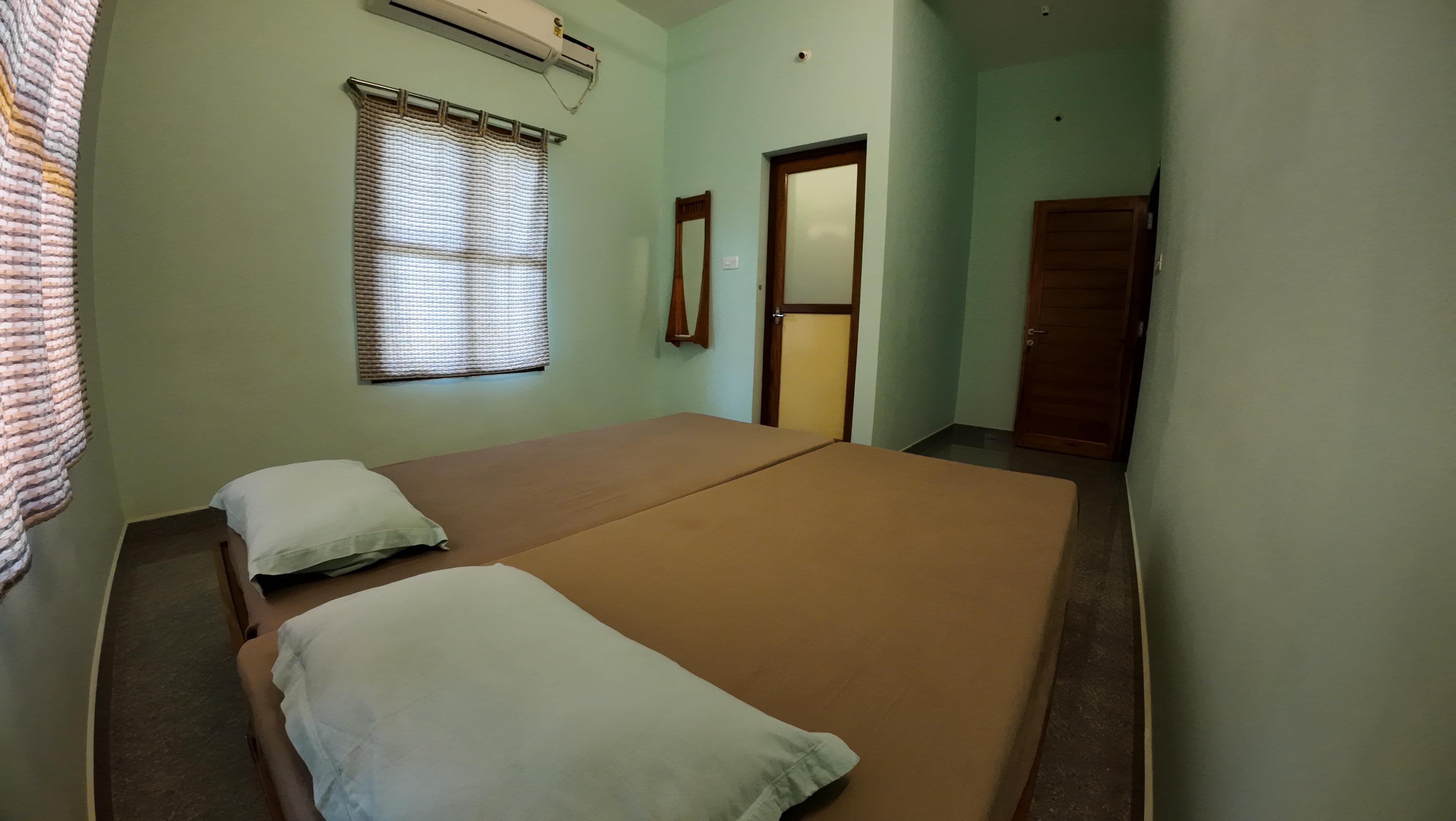 Flycatchers Hostel - Tap to explore photos