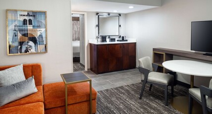 Embassy Suites by Hilton Orlando-North Room Type - 2DBL MOB HR ACC TUB STE NS