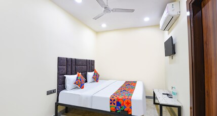FabHotel Yash Residency - Nr. Yamuna Sports Complex Room Type - Deluxe Room