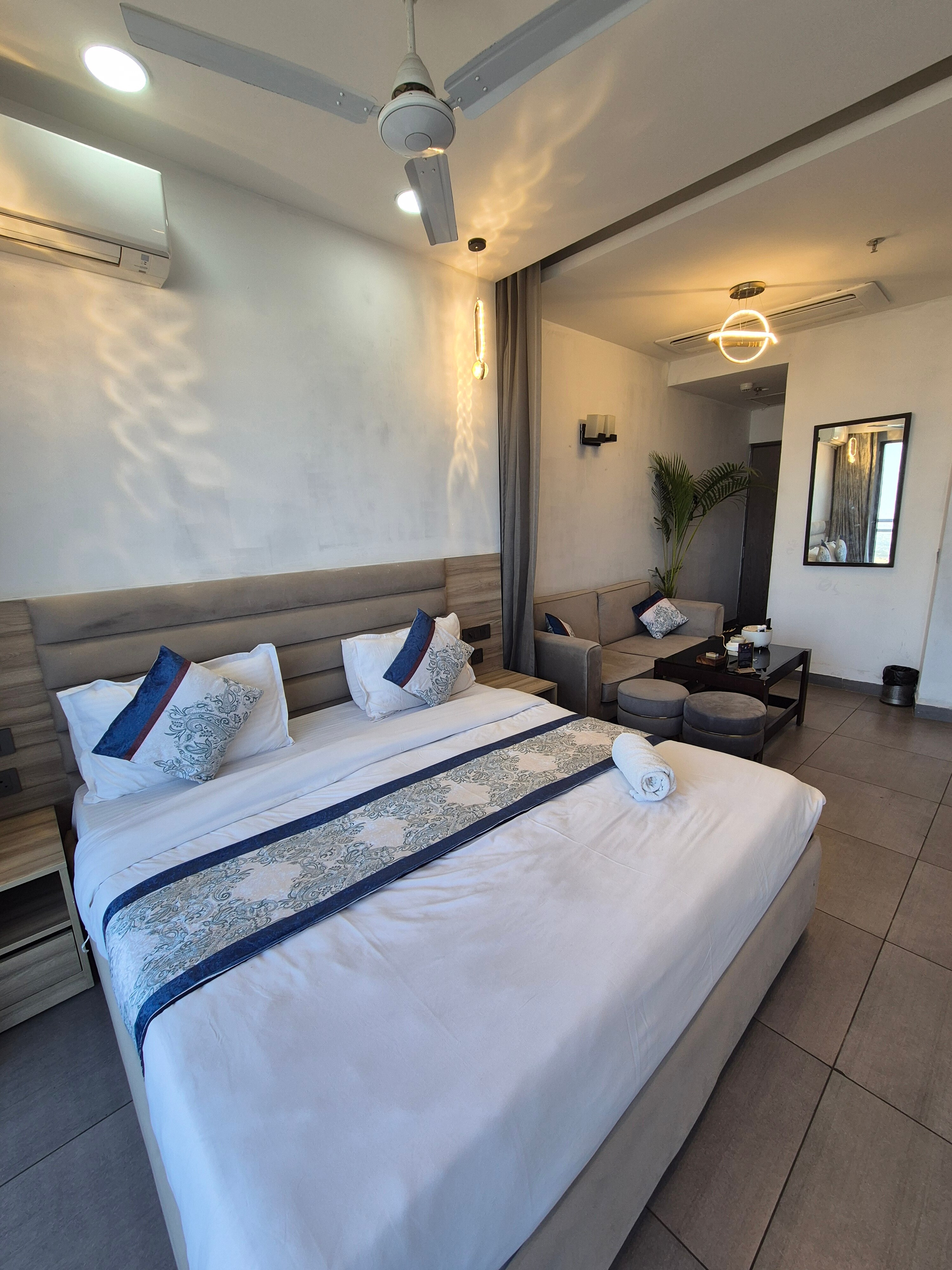 Prestige by Zenith | 38th Floor River View Studio | Sector 94 Noida - Tap to explore photos