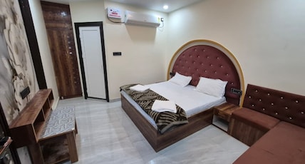 Siyaram Kunj Guest House Room Type - Super Deluxe Room Siyaram Kunj Guest House Room Type - Super Deluxe Room
