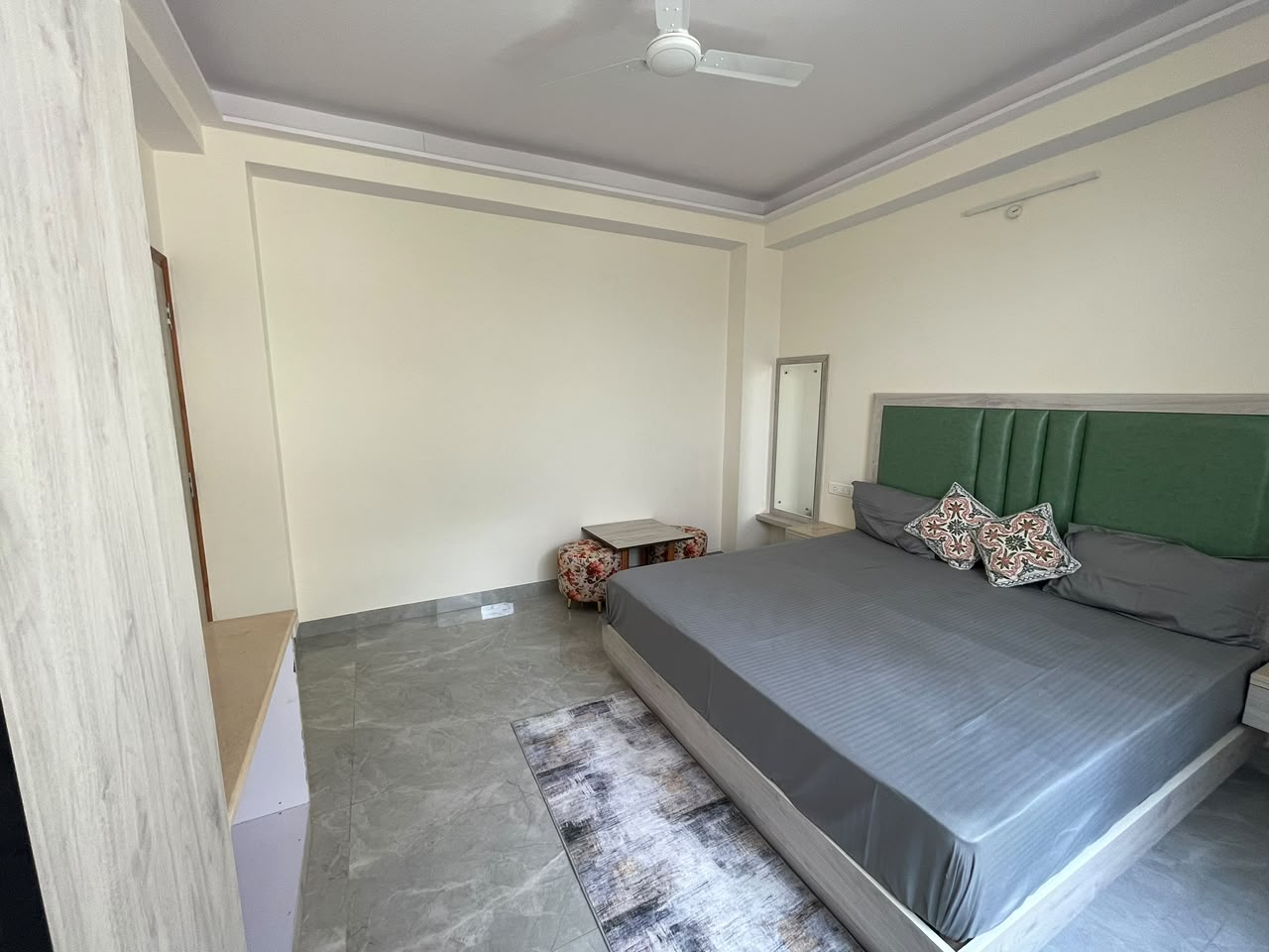 The Lofthouse Serviced Apartments - Tap to explore photos
