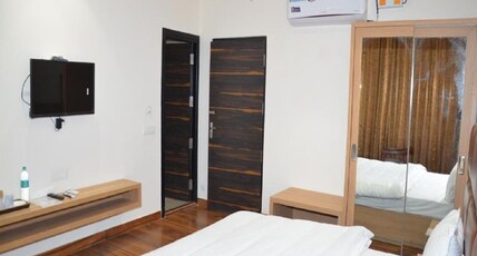 Hotel Embassy Pathankot Room Type - Deluxe Room