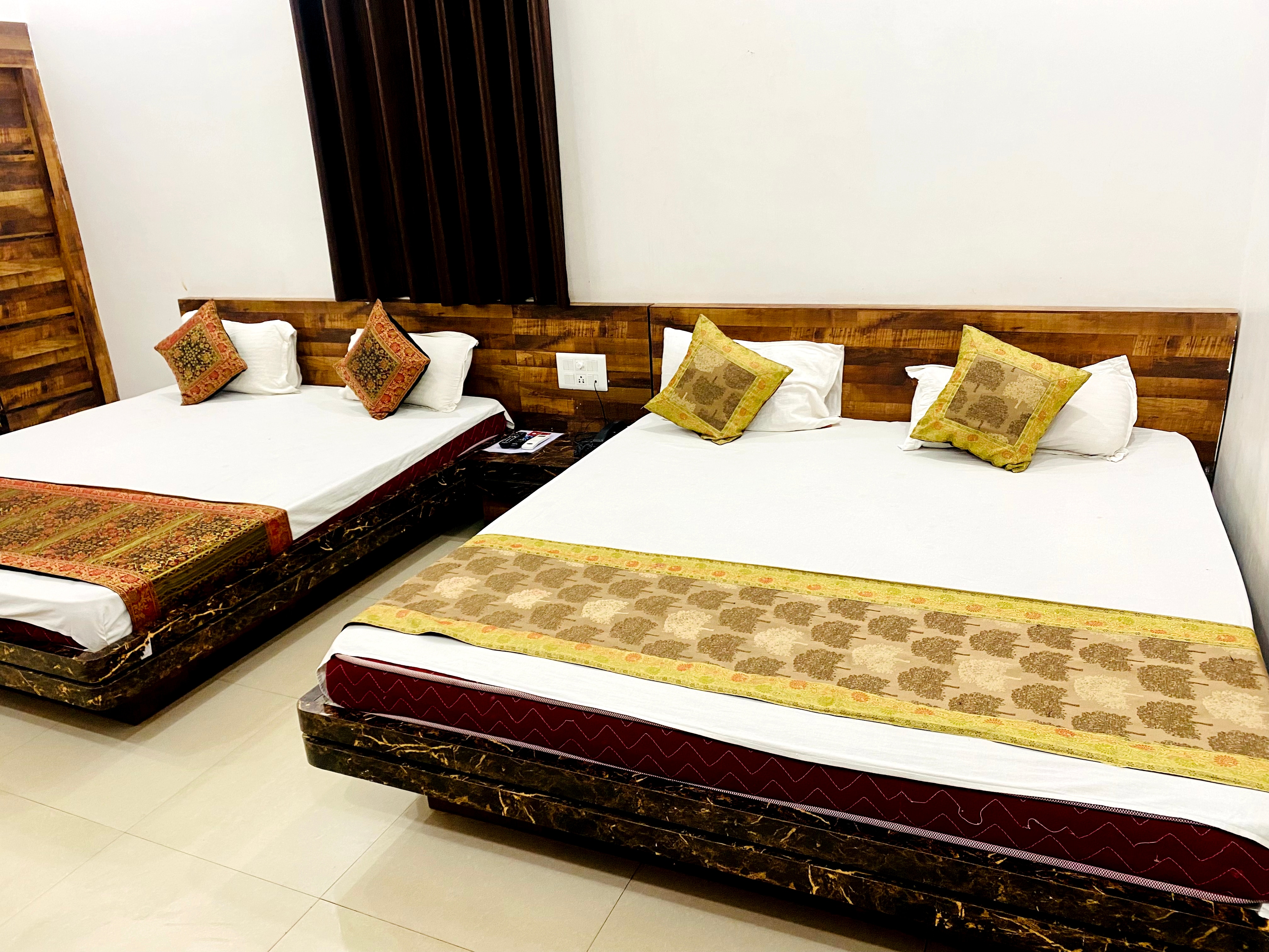 Hotel Mangalam - Tap to explore photos