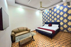 Address of Hotel Royal Dreams