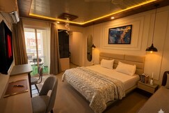 Astra Luxe - Meraki Stays II 2mins from Railway Station, C Scheme