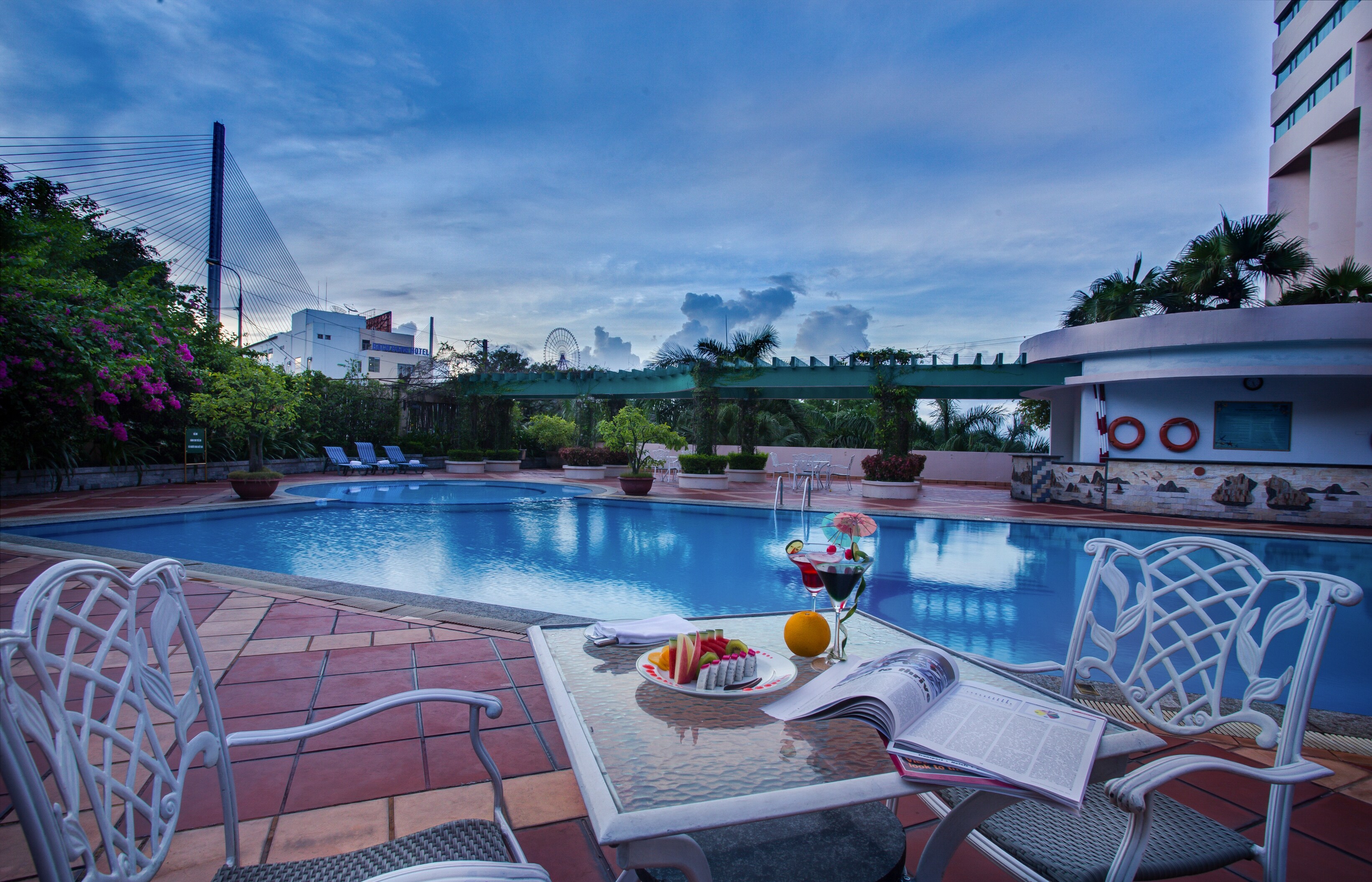 Halong Plaza Hotel - Tap to explore photos