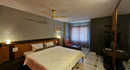 Hotel Vishal Room Type - DELUXE DOUBLE BED AC