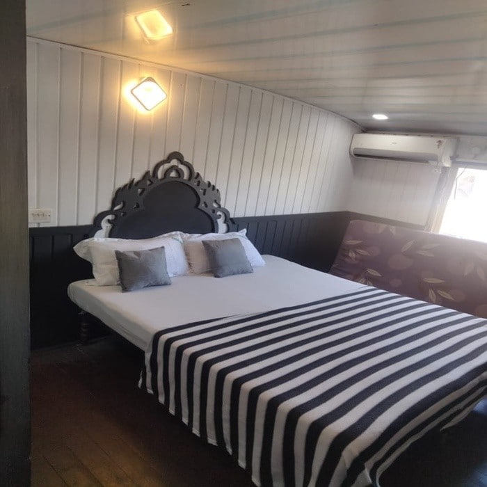 VISTARA BACKWATER CRUISE - Tap to explore photos