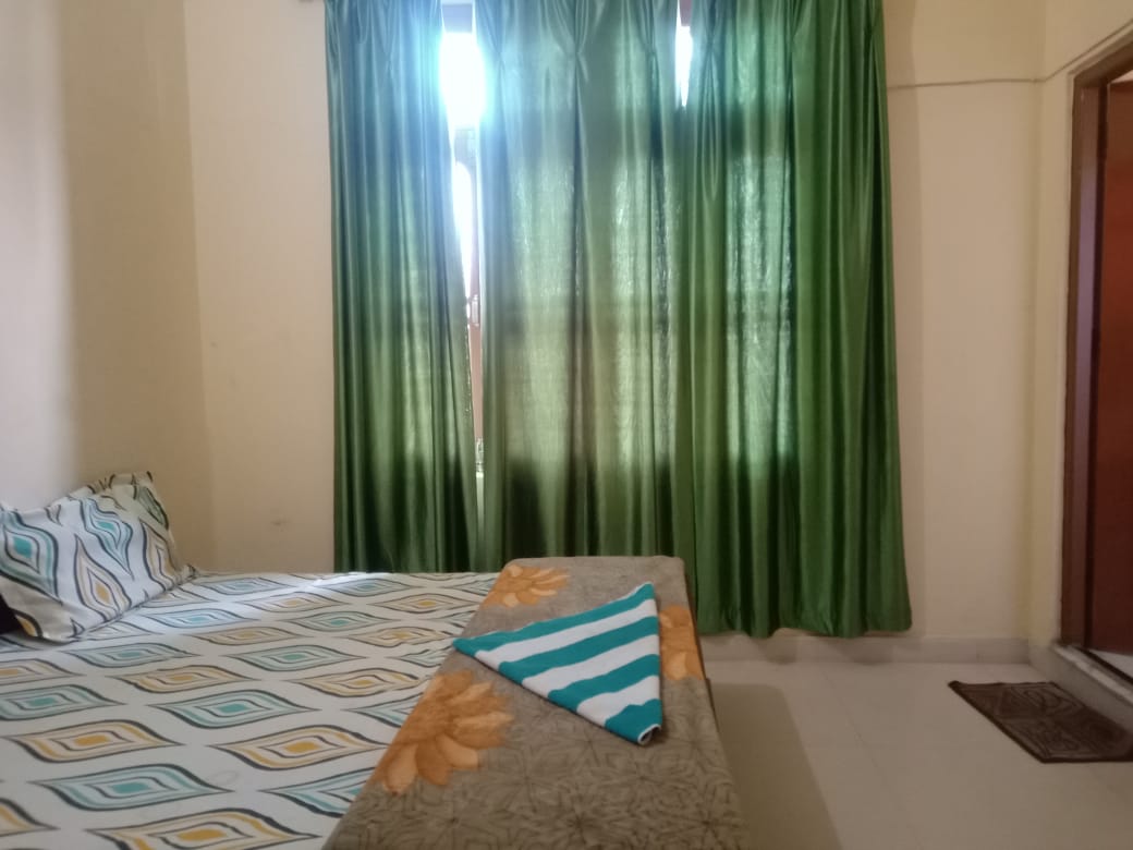 New Kapoor Guest House - Tap to explore photos