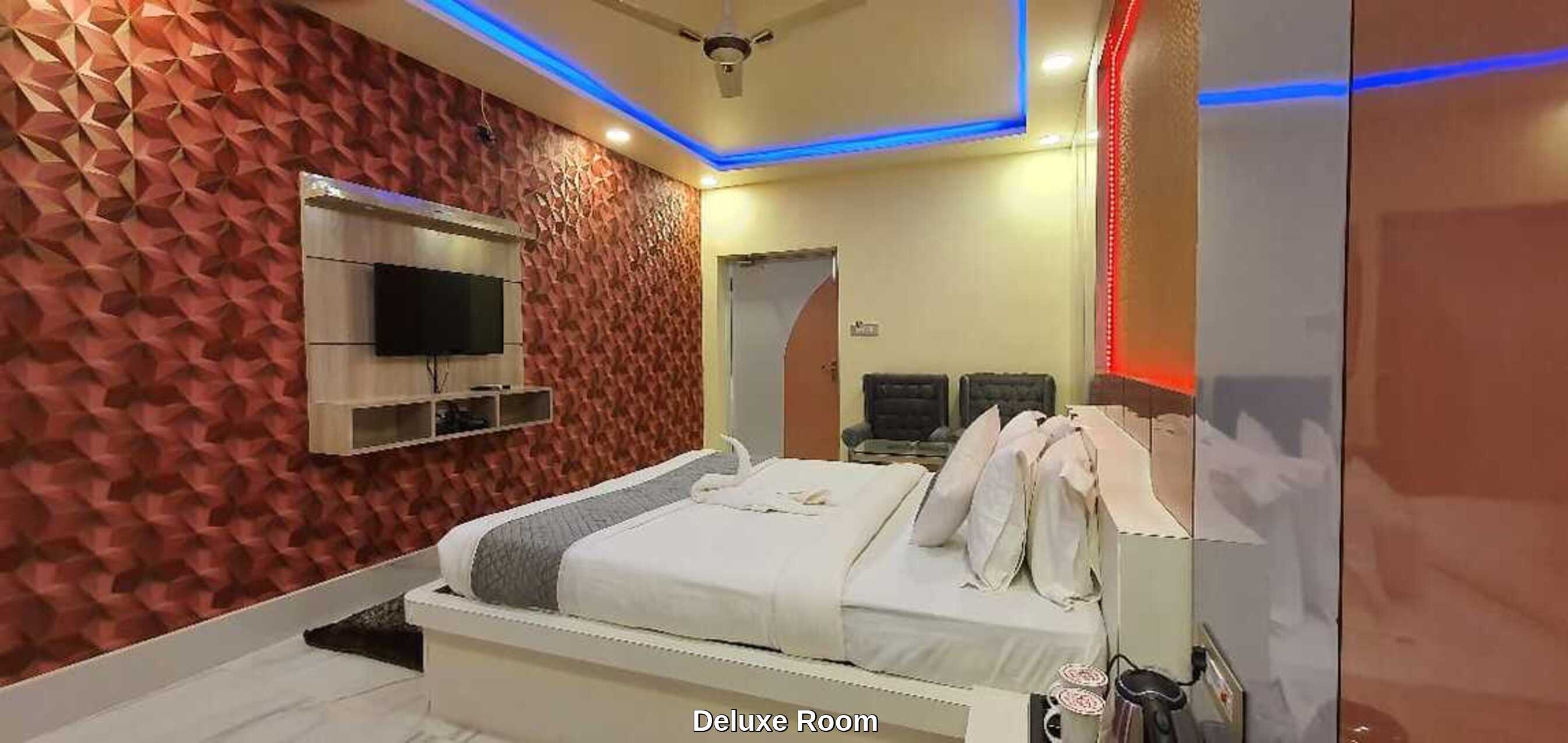 Hotel Gokul Raj - Tap to explore photos