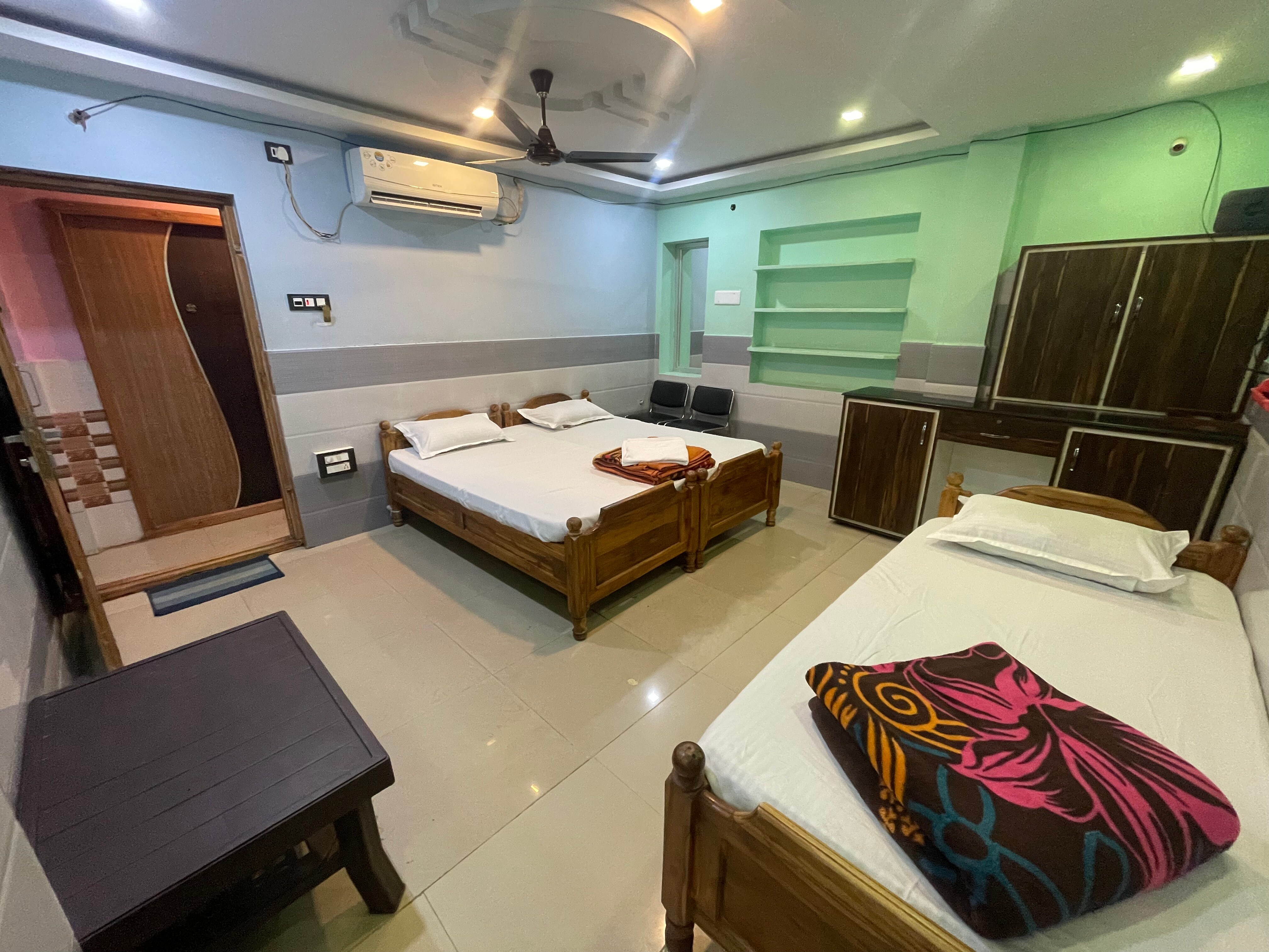 HOTEL SRIYA PALACE - Tap to explore photos