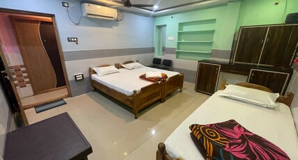 HOTEL SRIYA PALACE Room Type - Deluxe Triple