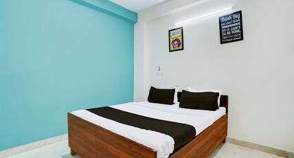 OYO Townhouse Anmol Residency Room Type - Classic