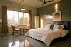 SHREE LODGING & BOARDING