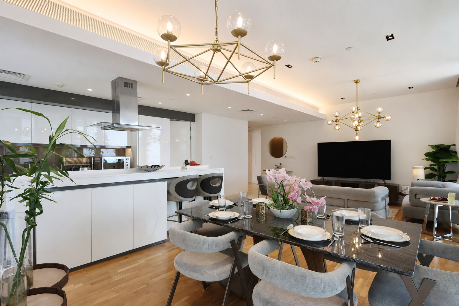 ELIVAAS Curated Luxury 3B with Maid's Room | Partial Sea View - Tap to explore photos