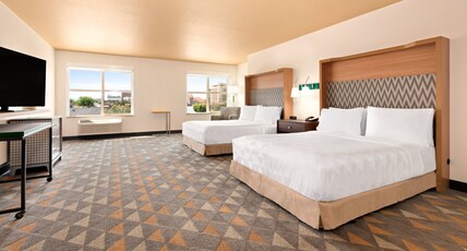 Holiday Inn YAKIMA Room Type - 2 Queen Beds Standard Comm Access Tub