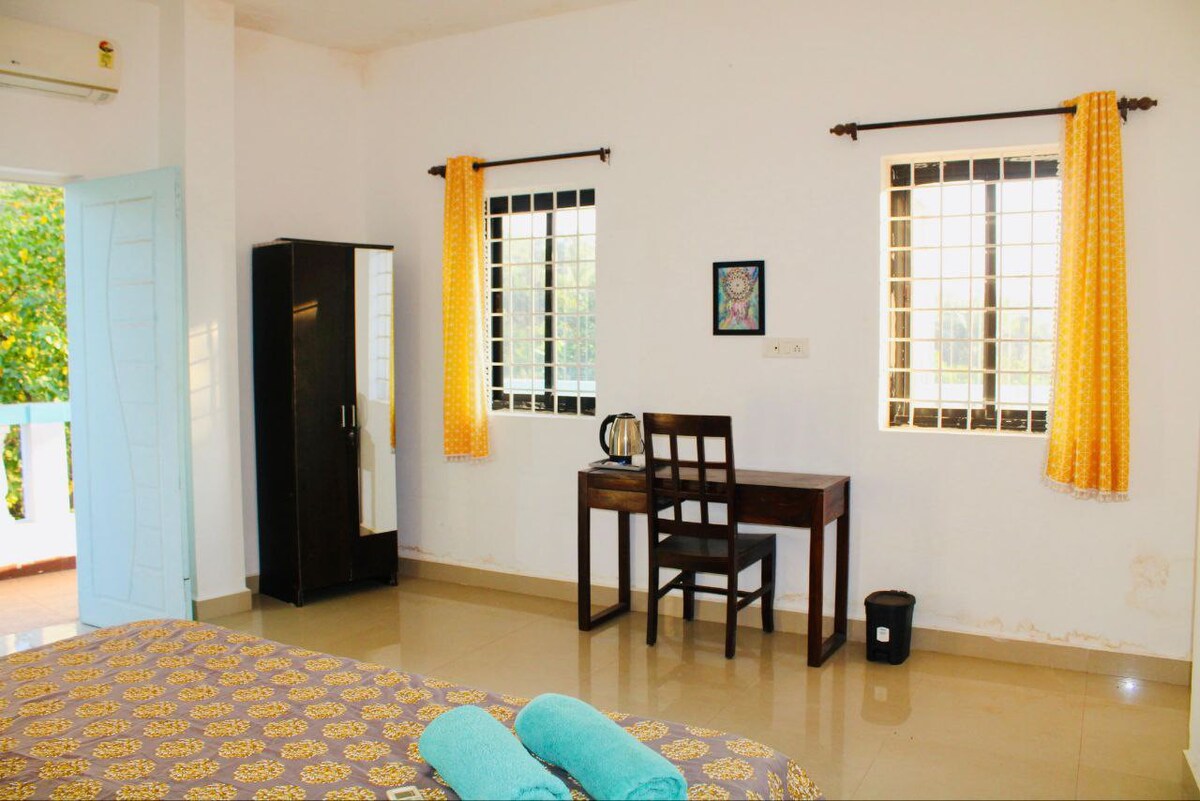 AVANA ROOMS NEAR ASHVEM BEACH - Tap to explore photos