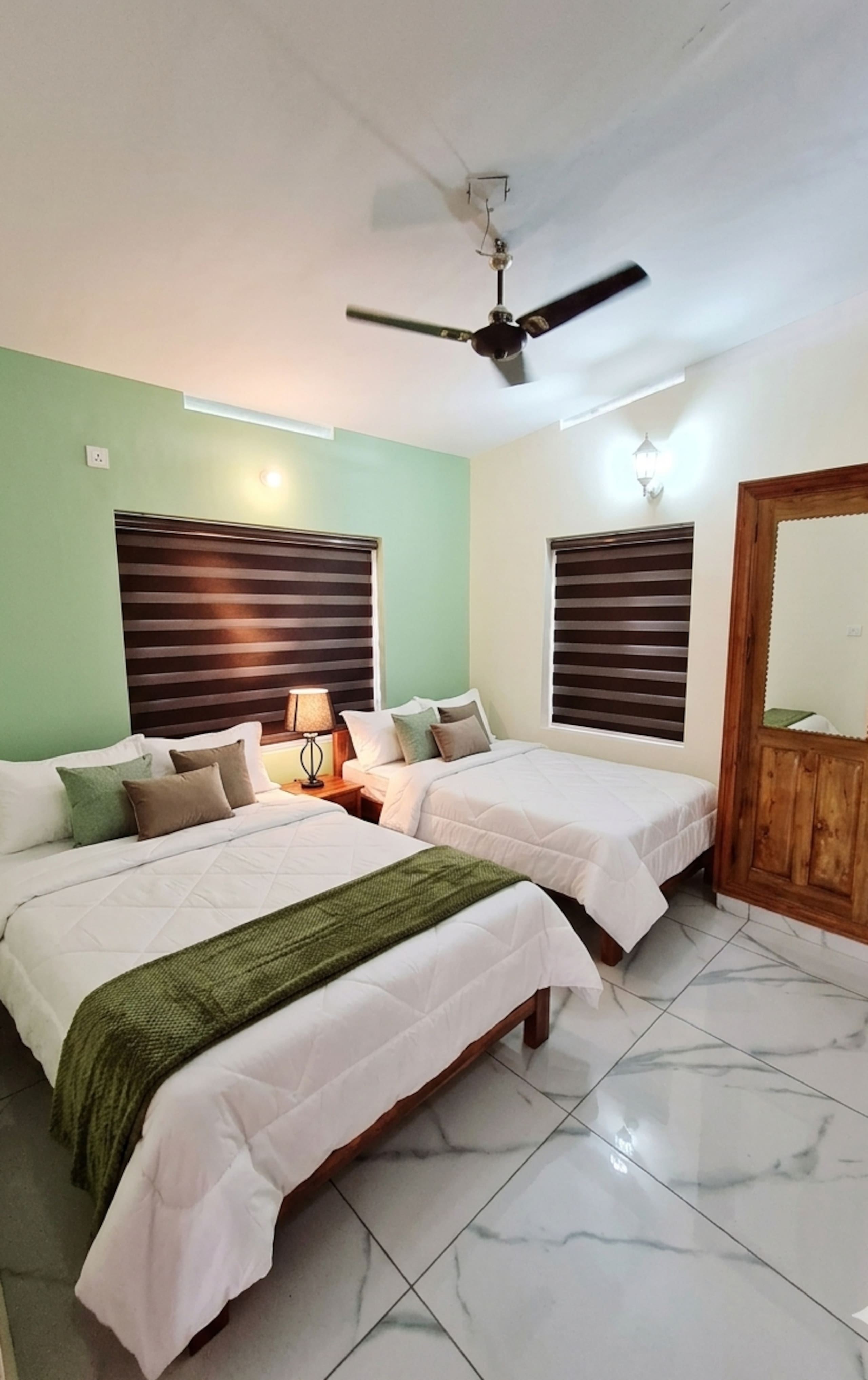 VAR Vista Haus 2 AC 2BHK 9 Min to Cliff Beach - Tap to explore photos