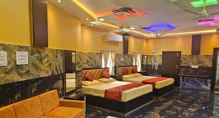 SWARAJ INN Room Type - AC DELUXE SUITE