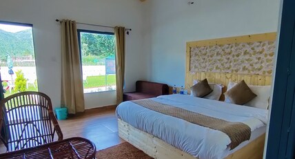 Friendship inn hotel and resorts Room Type - Deluxe Double Bed Private Room with Ensuite washroom & Fresh Towel
