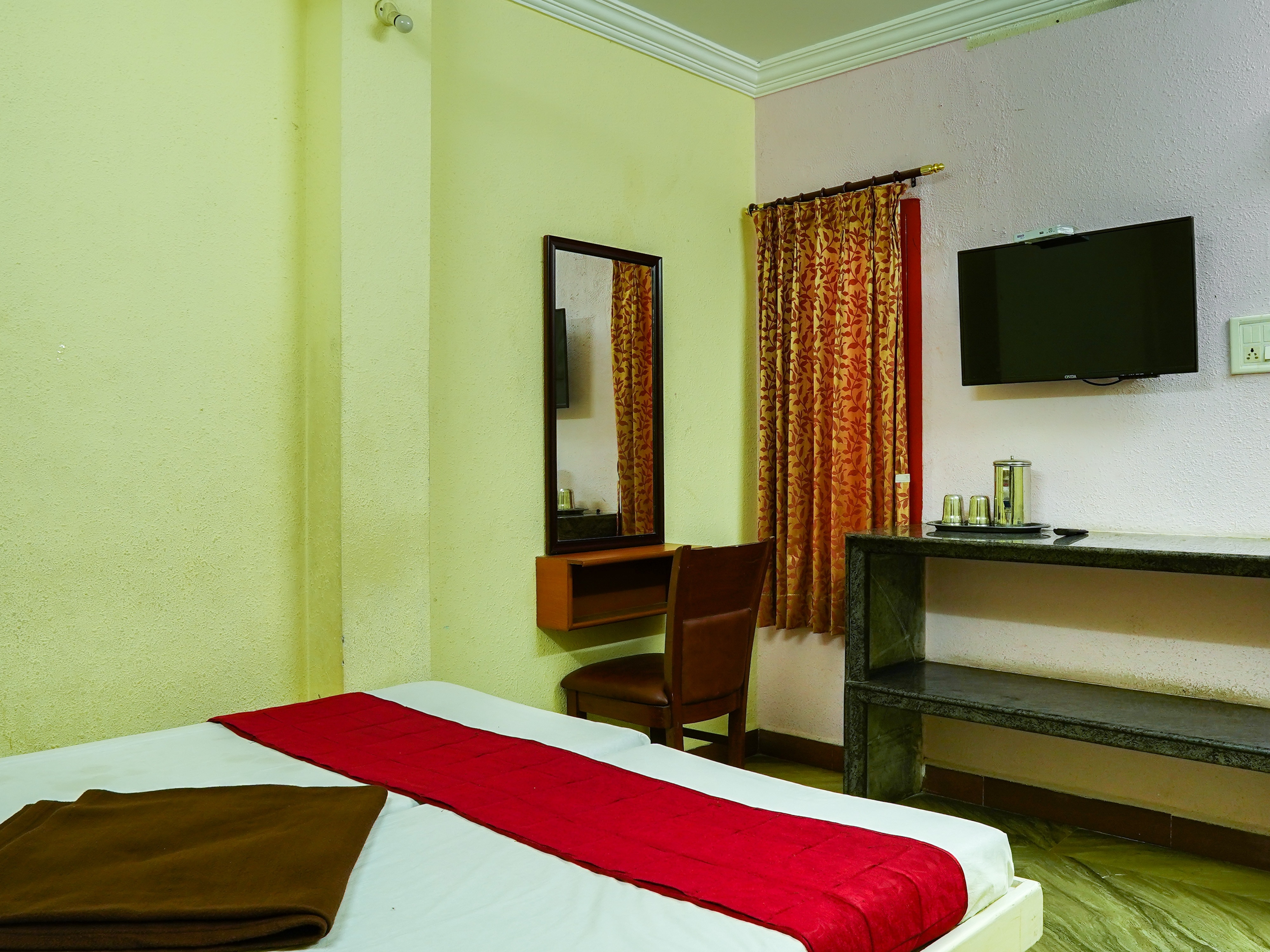 PMS GUEST HOUSE - Tap to explore photos