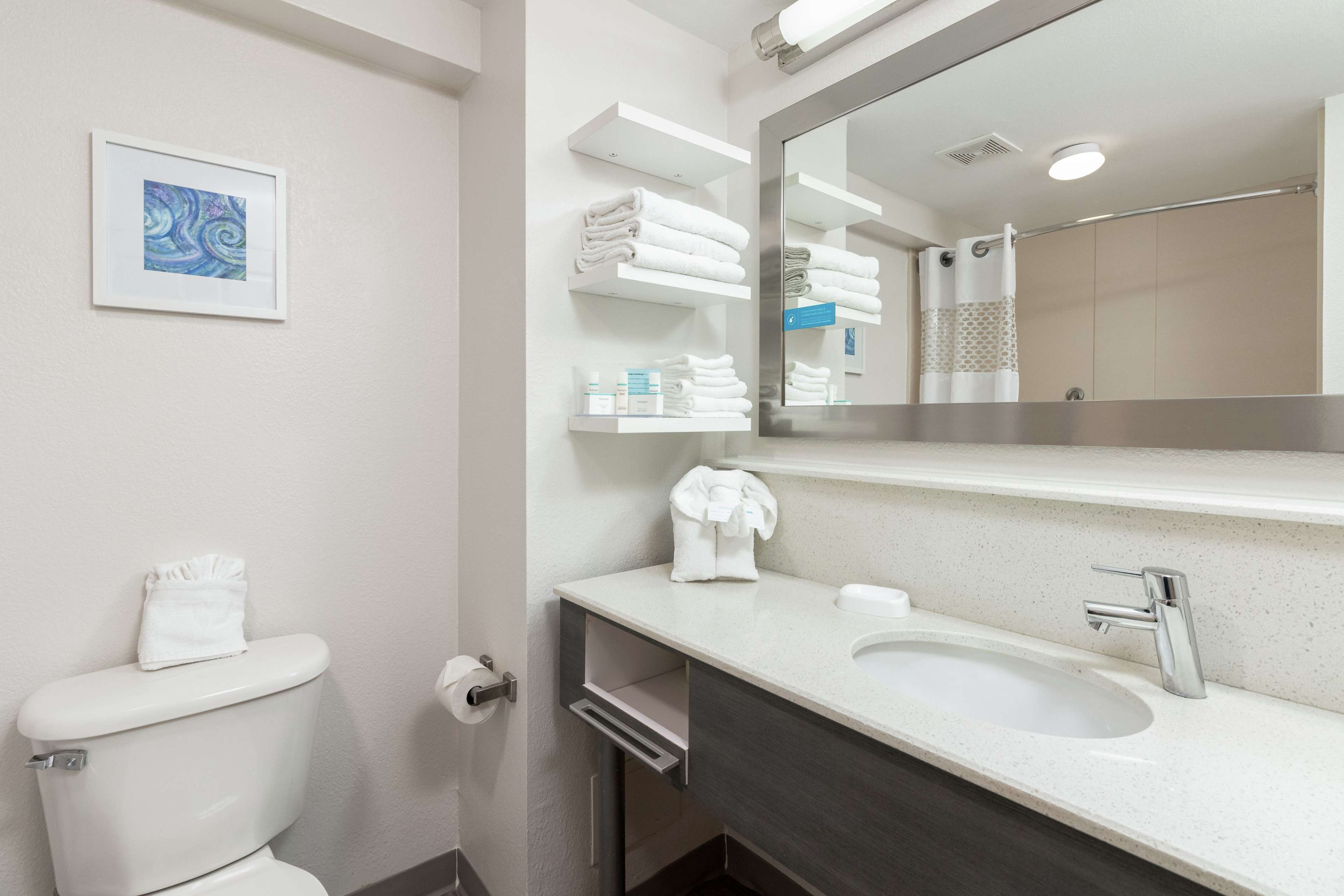 Hampton Inn by Hilton Daytona Shores-Oceanfront - Tap to explore photos