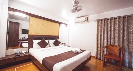 Shantis Hotel Surbhi Room Type - Superior Room