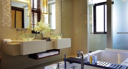 Movenpick Resort Bangtao Beach Phuket Room Type - Seaview Pool Suite - 1 Bedroom King