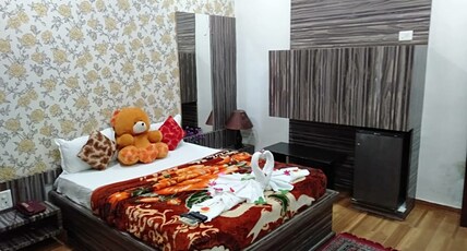 Hotel mohini palace  Room Type - Suite Room