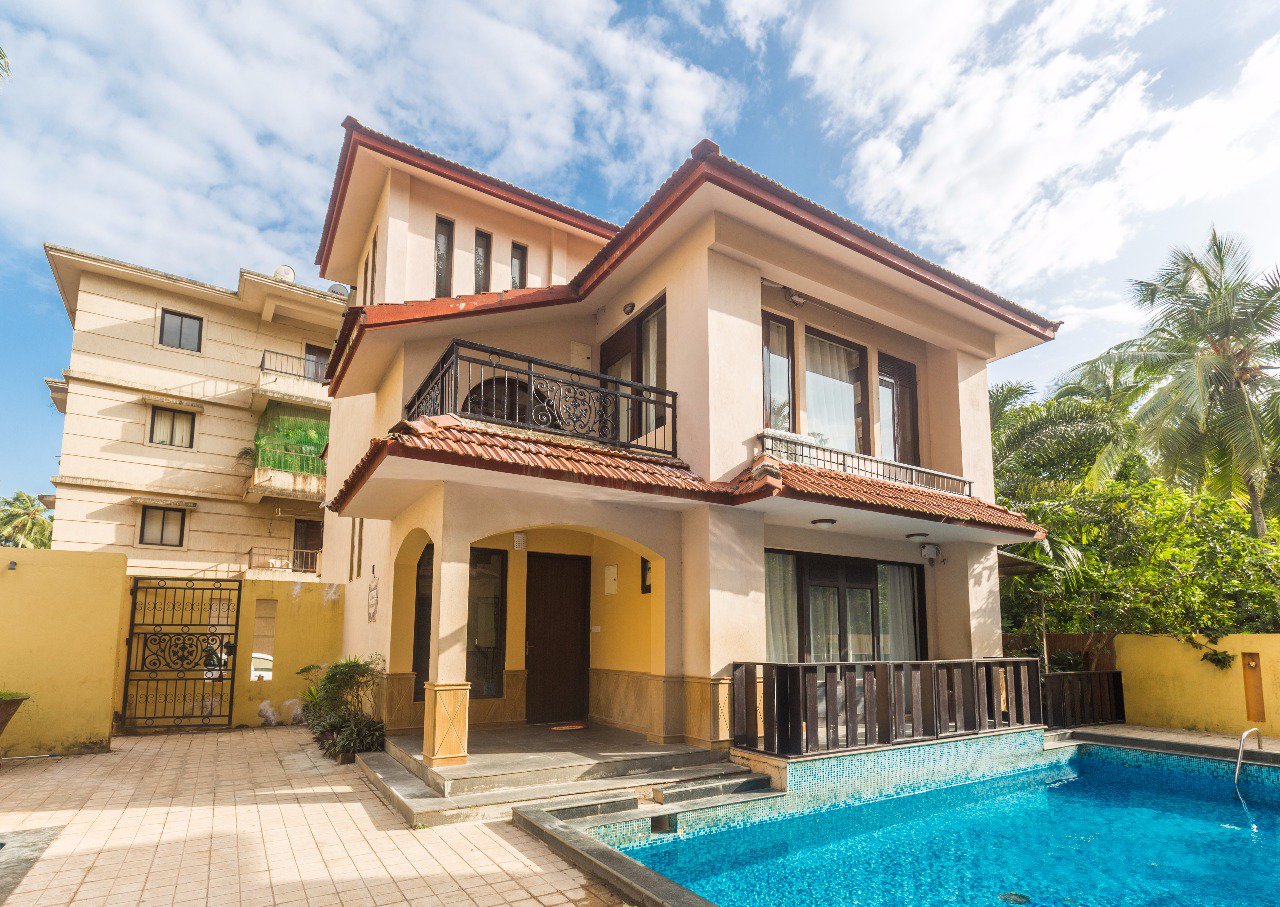 Luxury 4 BHK Villa with Pool close to Calangute and Baga Beach - Tap to explore photos