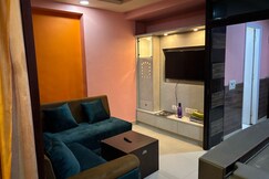 Aero Xanadu Studio near CC2 Mall || Entire 1BHK, 16 minutes from Airport