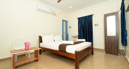 Rainbow Residency Room Type - Deluxe Double Bed room