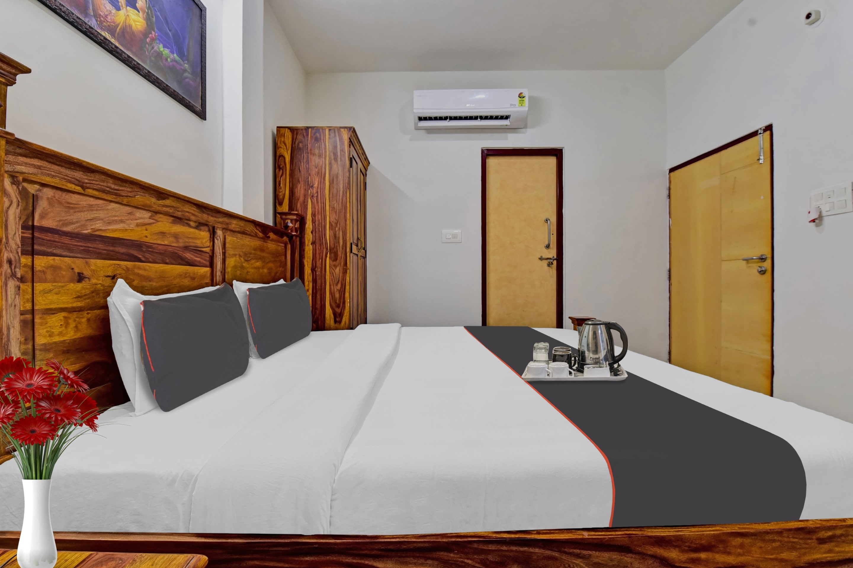 Hotel O Garg Keshariya Residency - Tap to explore photos
