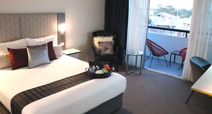Best Western Plus Hotel Lord Forrest Room Type - Apartment - 2 Queen Beds, Non-Smoking, Jetted Tub, Separate Living Area, Kitchenette, Sofabed, Balco Best Western Plus Hotel Lord Forrest Room Type - Apartment - 2 Queen Beds, Non-Smoking, Jetted Tub, Separate Living Area, Kitchenette, Sofabed, Balco